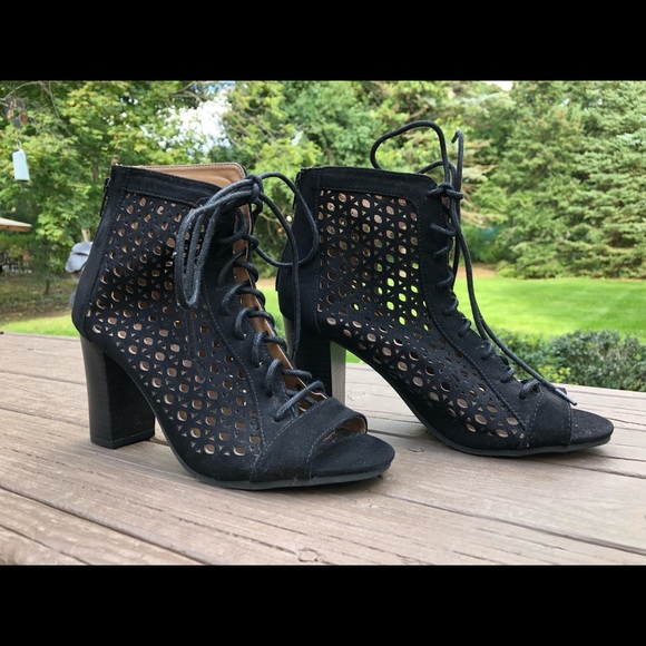 Qupid women’s black suede lace booties - Picture 3 of 8